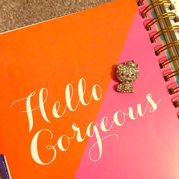 Hello Kitty Pendant - Picture 2 of 2